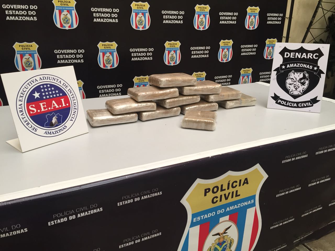 Polícia Civil e Seai apreendem 11 kg de maconha do tipo skunk em embarcação vinda de Tabatinga