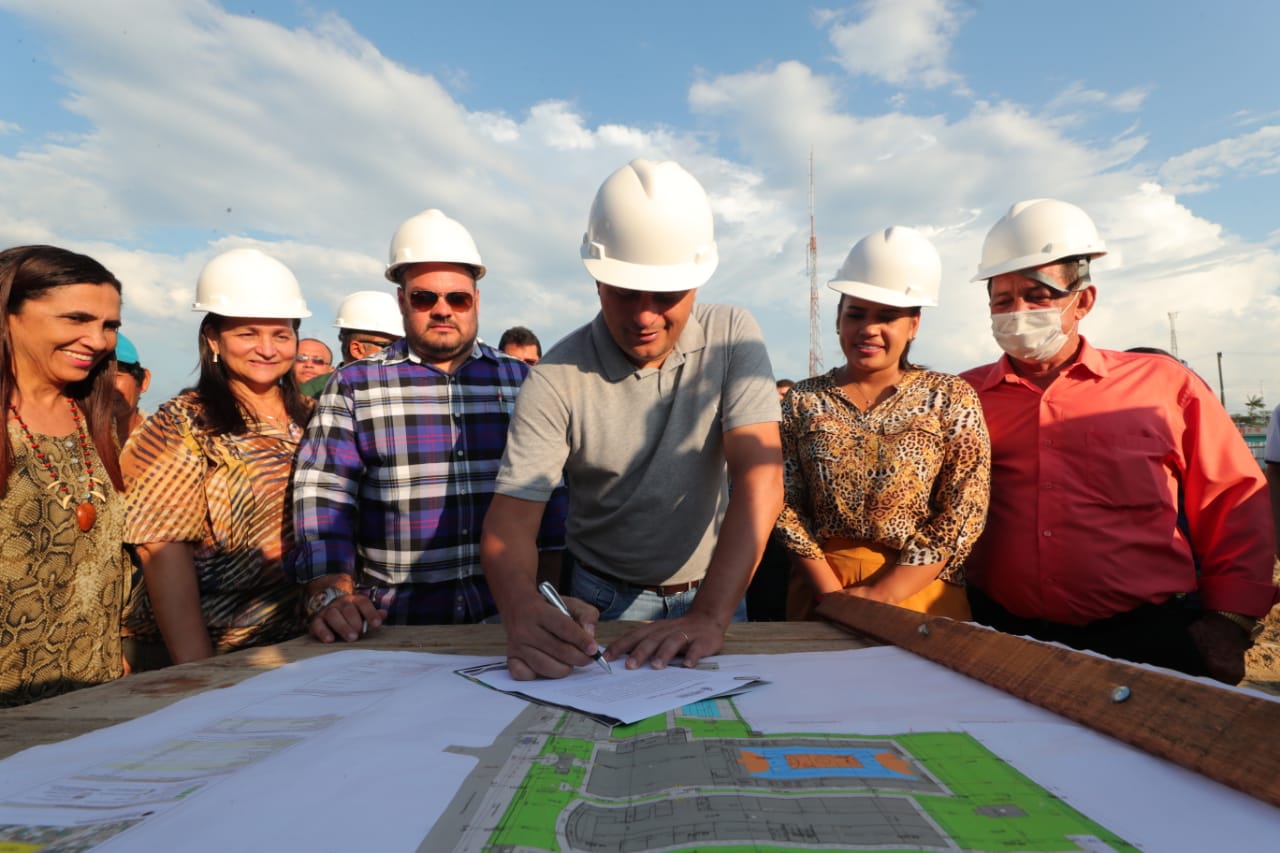 Em Tabatinga, Wilson Lima assina ordem de serviço pra início das obras do Ceti do município