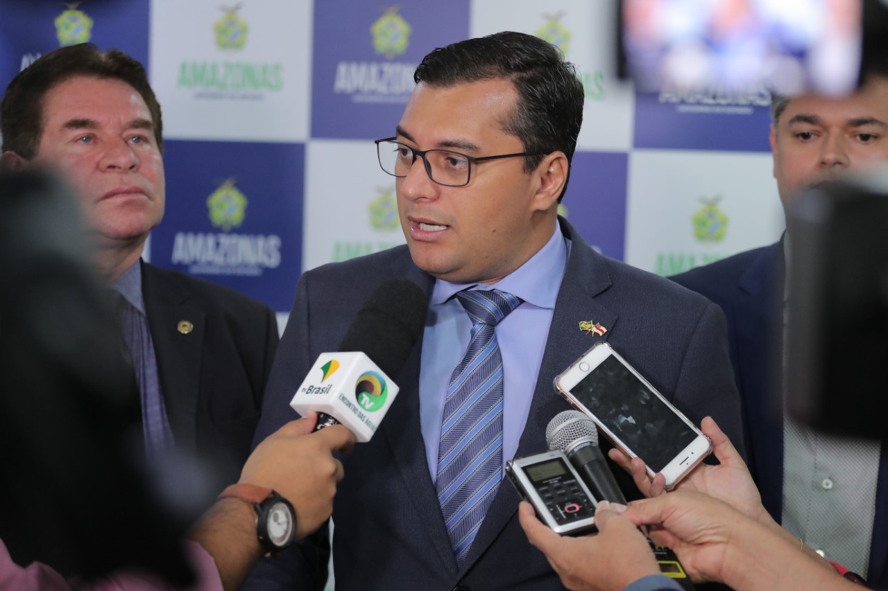 Wilson Lima apresenta núcleo de economia para otimizar recursos da saúde e adere à programa de gestão de custos