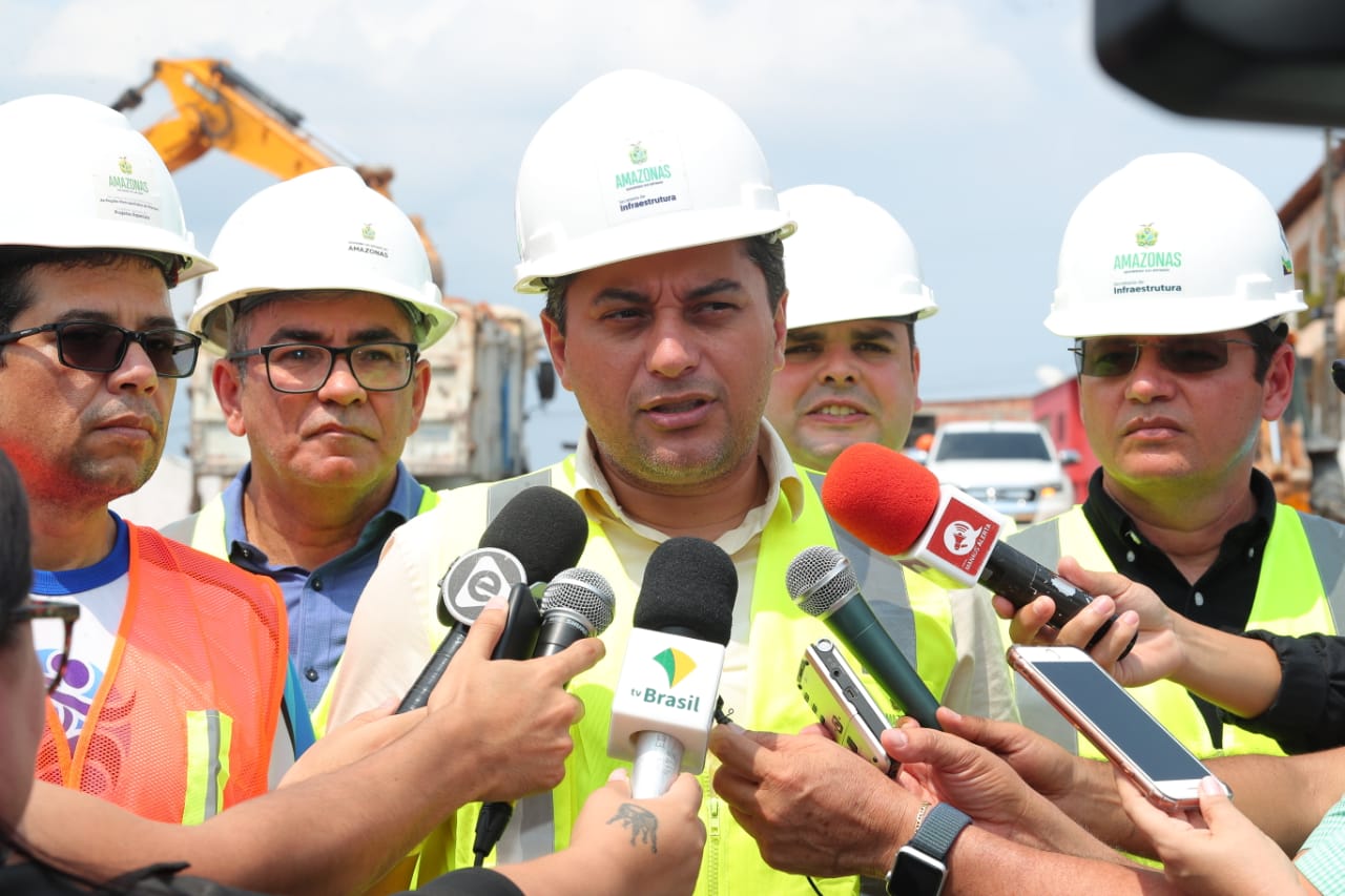 Wilson Lima inspeciona obras do Prosamim no bairro Presidente Vargas e anuncia entrega para março de 2020