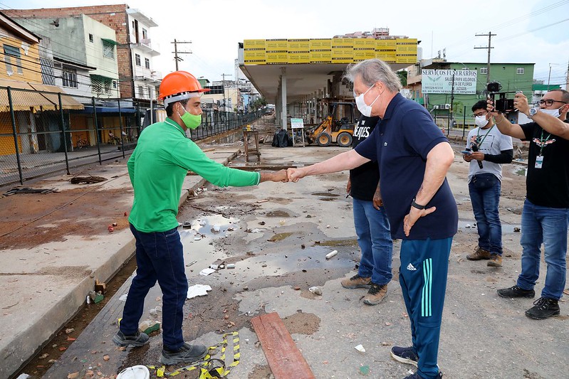 Prefeito vistoria obras do T1 e de plataformas neste domingo e diz que melhorias é trabalho para vários governos