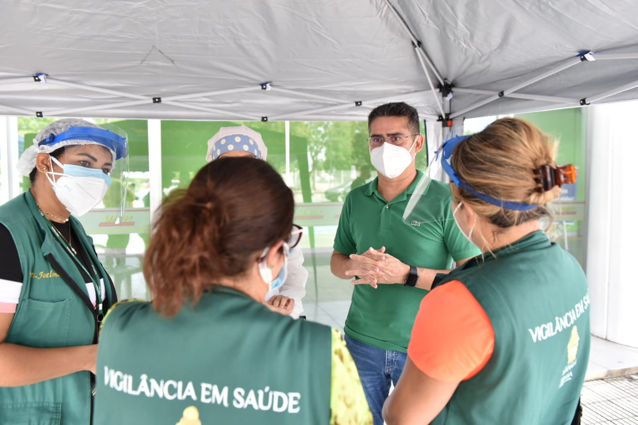 Prefeito David Almeida acompanha início da nova etapa da vacinação contra Covid-19