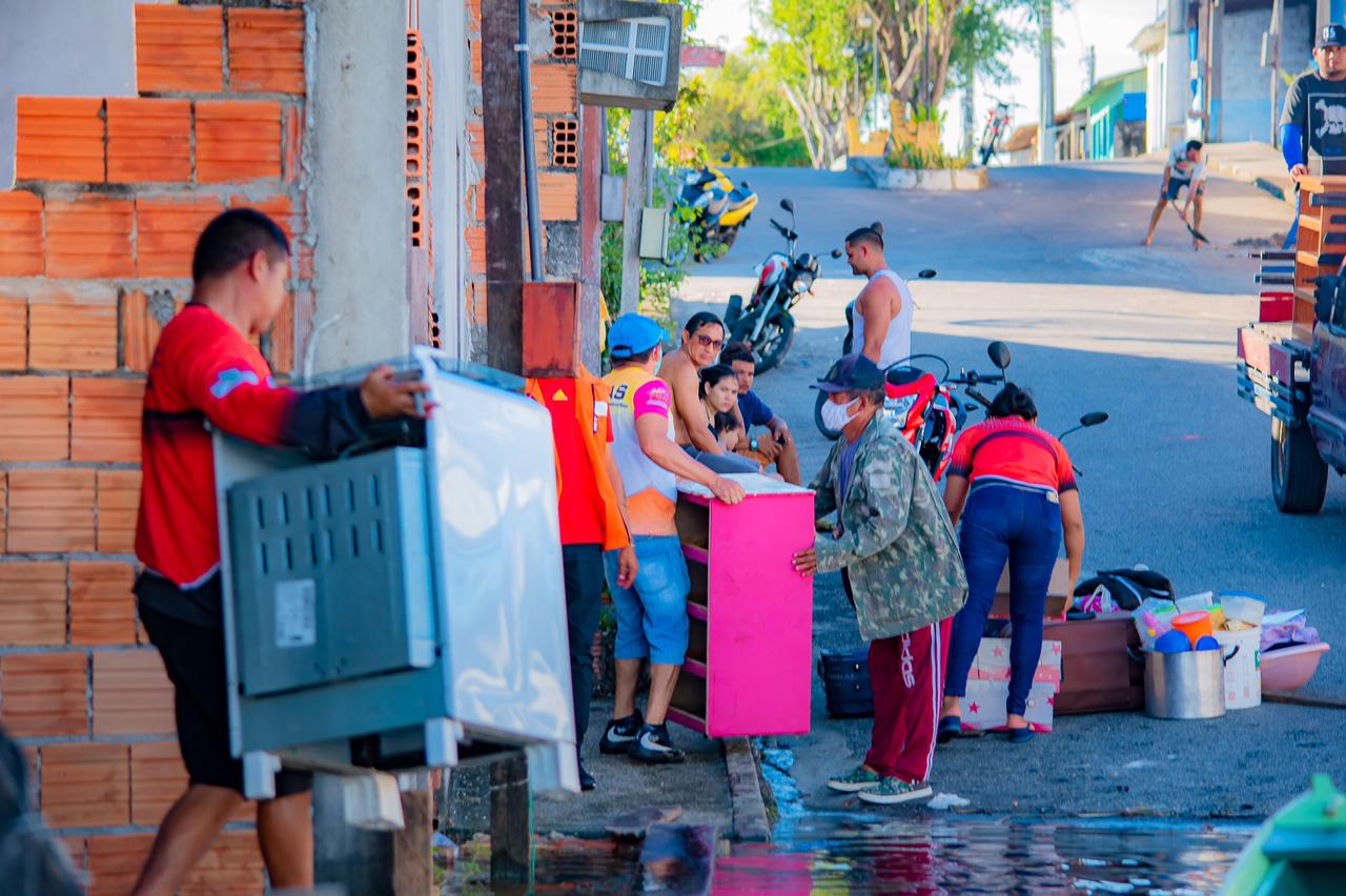 Prefeitura de Nhamundá inicia remoção de famílias atingidas pela cheia dos rios