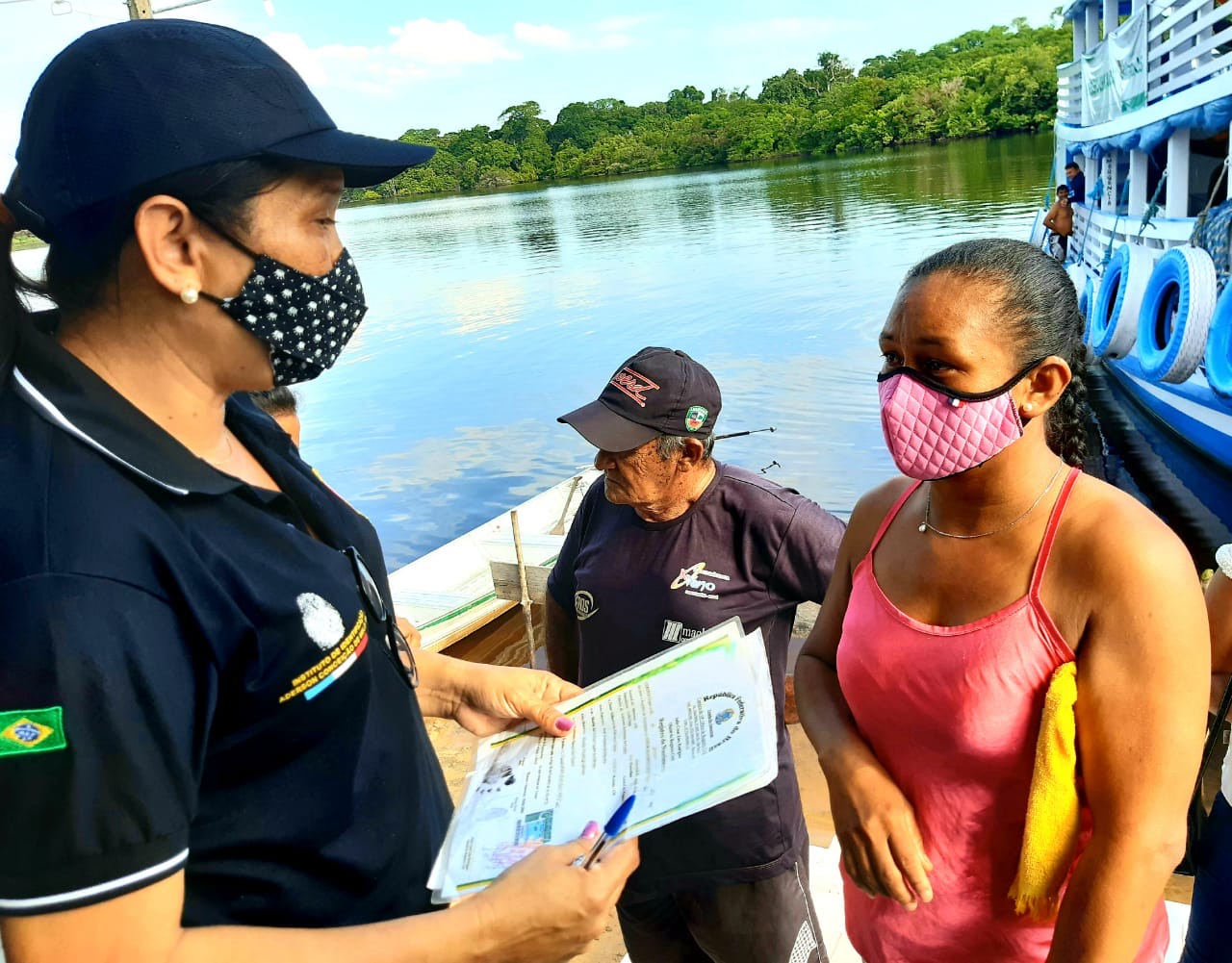 Prefeitura de Manaus beneficia população ribeirinha do rio Negro com ação de cidadania