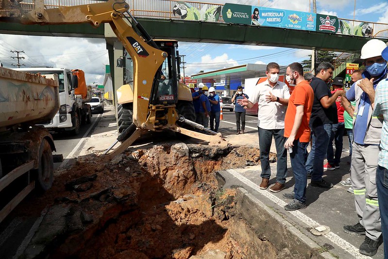 Prefeito David Almeida cobra celeridade na recuperação de erosão na avenida Torquato Tapajós