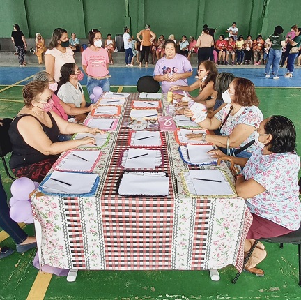 Câncer do colo do útero e pobreza menstrual são temas de palestra nos centros de assistência social da Prefeitura de Manaus