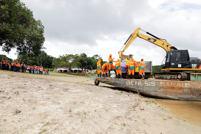Prefeitura entrega coletor flutuante na zona rural