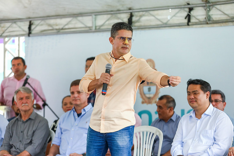 Prefeito David Almeida assina termo de cooperação técnica para a revitalização do parque Lagoa do Japiim