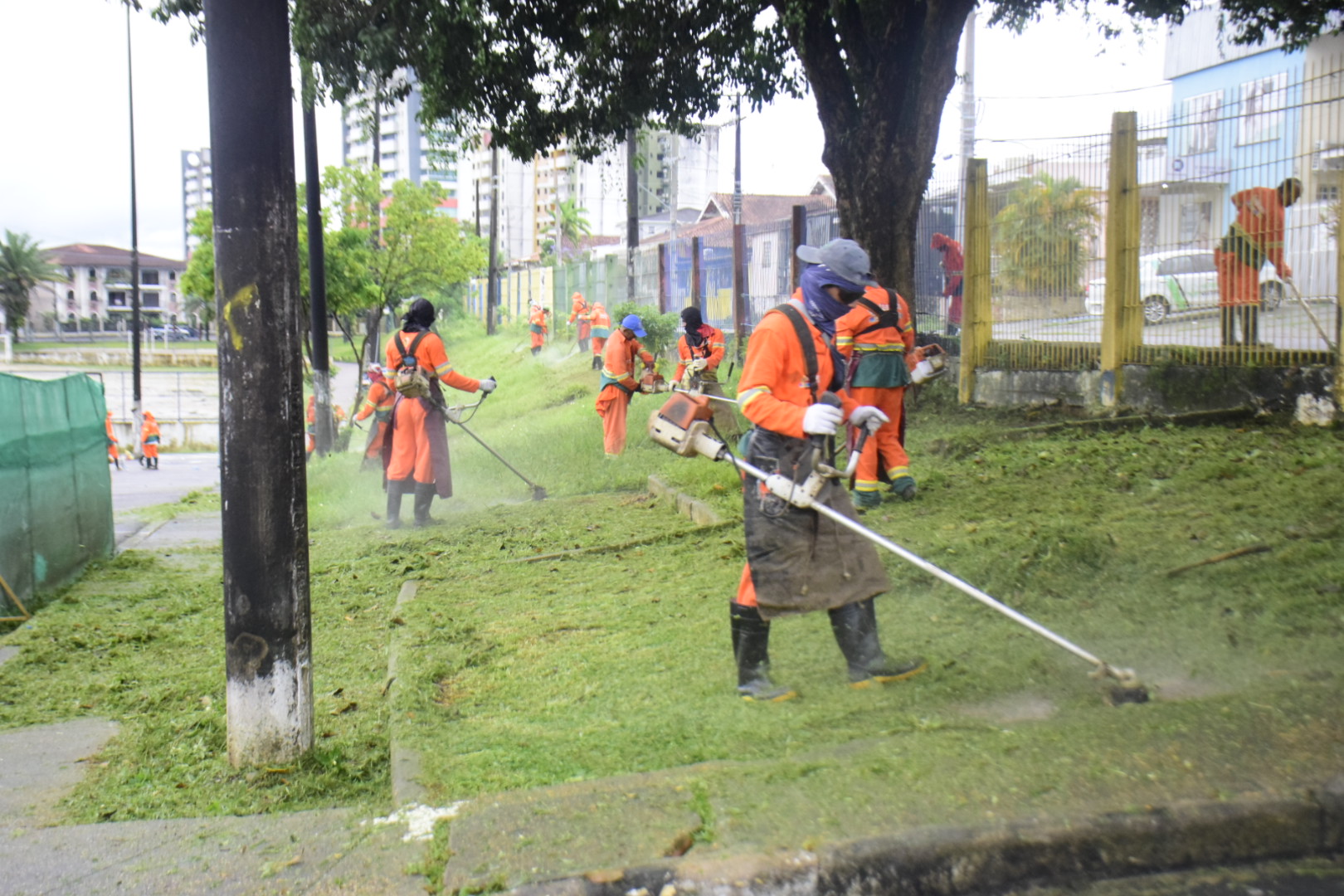 Prefeitura realiza grande ação de limpeza no CSU do Parque 10, neste sábado, 19/3
