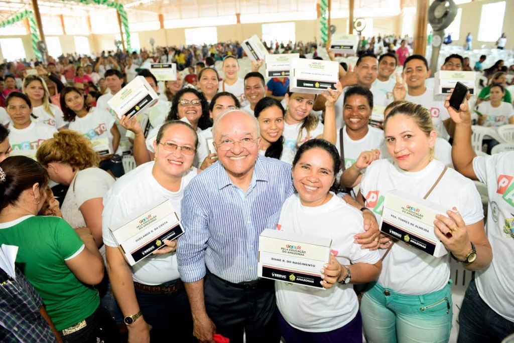 Dia Internacional das Mulheres: José Melo relembra garantia de direitos durante seu Governo