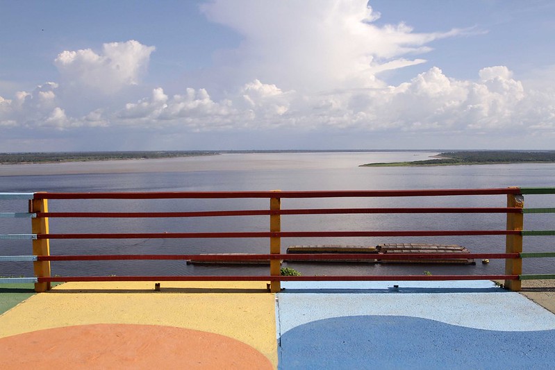 Prefeitura de Manaus e bombeiros alertam para cuidados com crianças na praia da Ponta Negra