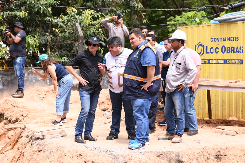 Prefeito David Almeida fiscaliza concretagem das cortinas da ponte na avenida Senador Raimundo Parente