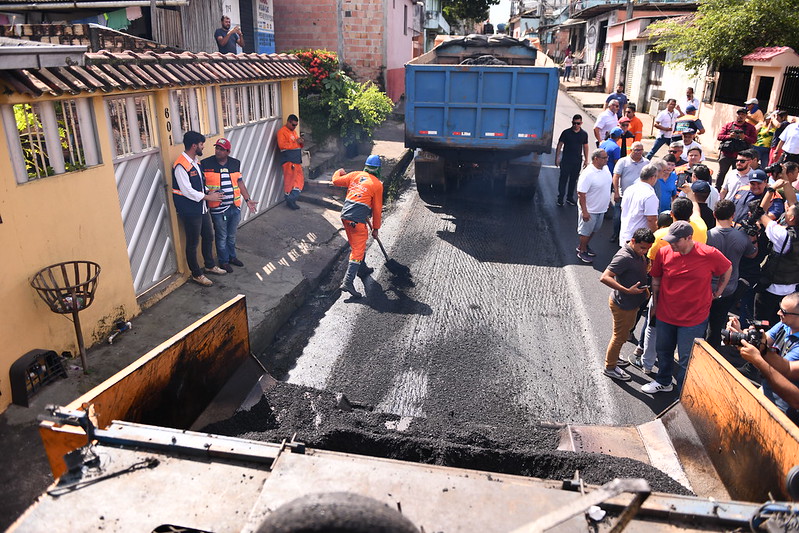 ‘Asfalta Manaus’ chega com recapeamento às ruas das zonas Norte e Centro- Oeste’Asfalta Manaus’ chega com recapeamento às ruas das zonas Norte e Centro- Oeste