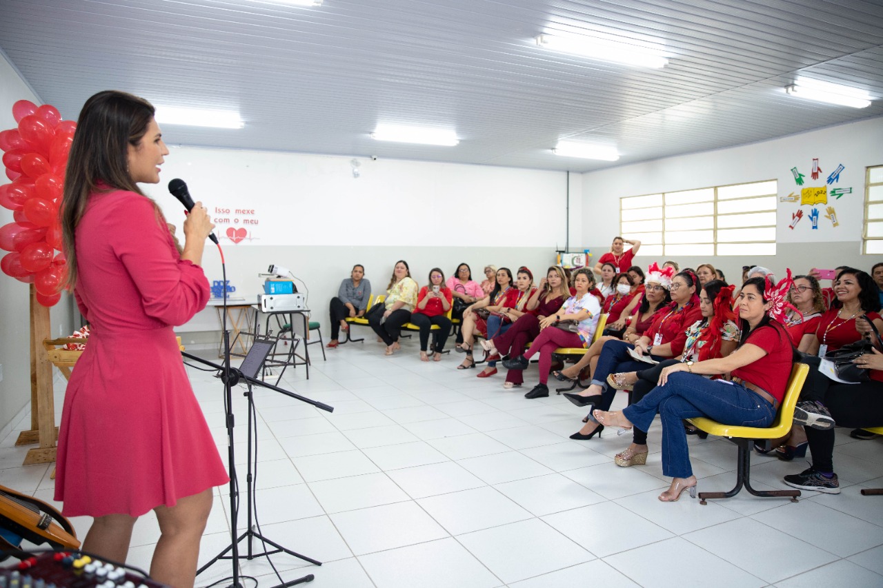 Prefeitura promove evento sobre ‘Junho Vermelho’ com servidores da Semed