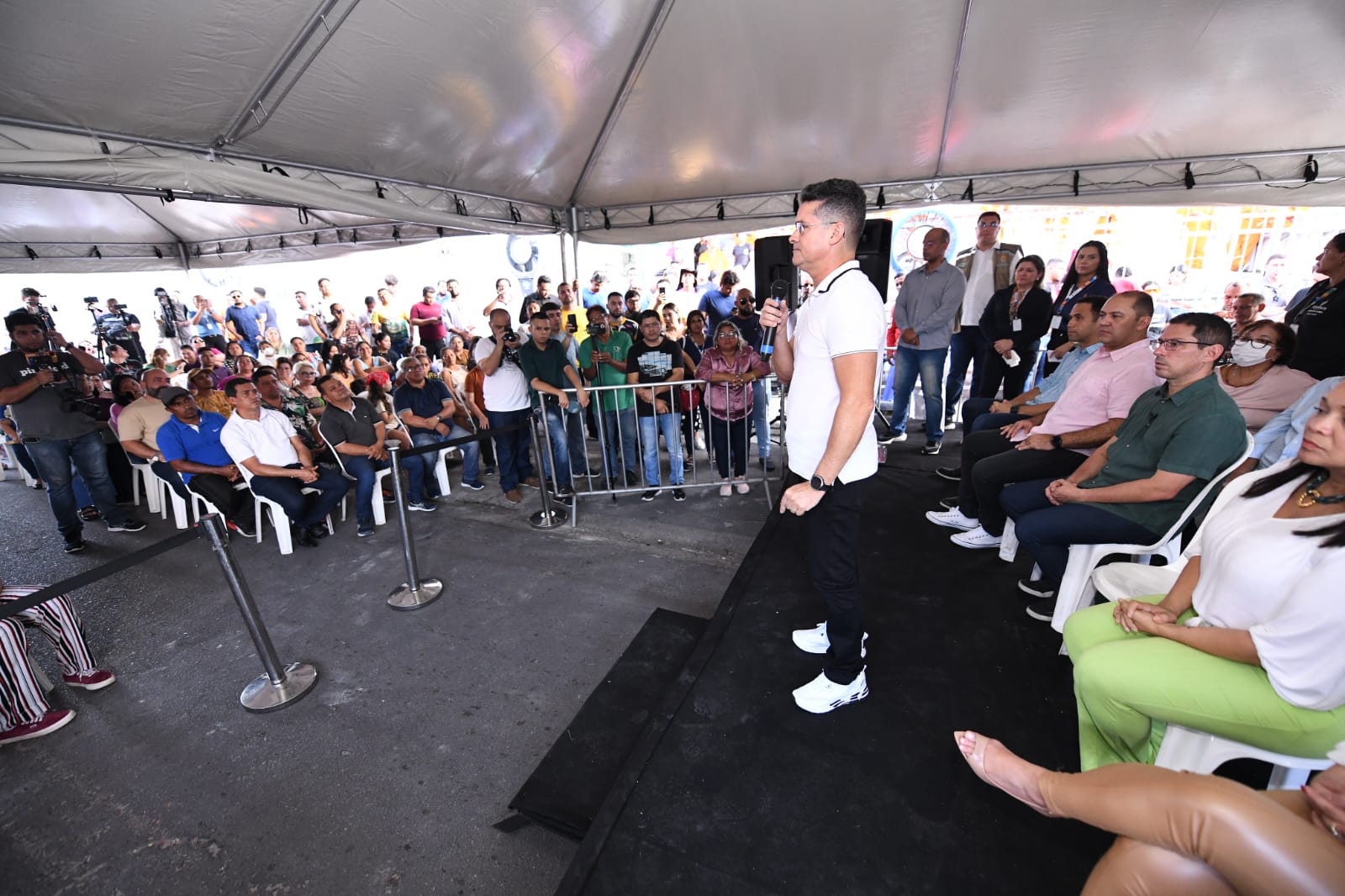 Prefeito David Almeida assina ordem de serviço no valor de R$ 5 mi para reformar Cras e Creas de Manaus