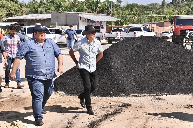 Prefeito David Almeida garante início das obras de infraestrutura e saneamento básico em comunidades da zona Norte
