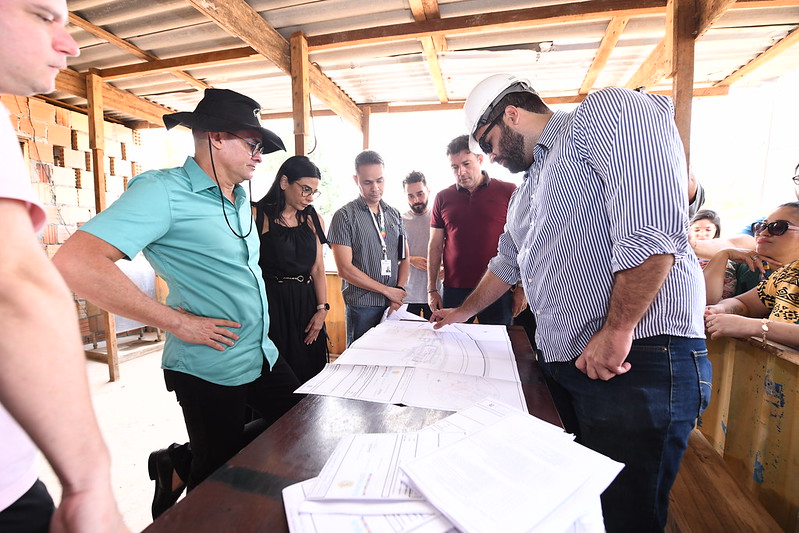 Prefeito David Almeida visita obras de construção da nova USF Lindalva Damasceno, no Tarumã-Açu