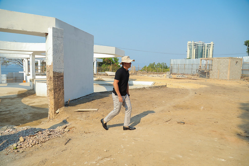 Prefeito David Almeida vistoria obras do ‘Local Casa de Praia’ e indica inauguração para dezembro, no Natal