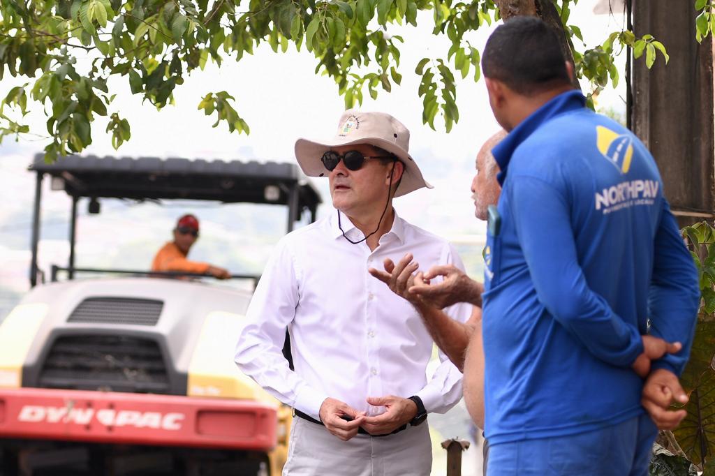 Prefeito David Almeida destaca investimentos na recuperação viária do Armando Mendes