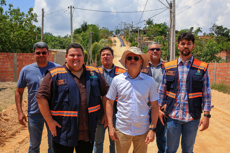 Prefeito David Almeida vistoria estruturação da comunidade Itaporanga e anuncia extensão para outras áreas consolidadas da capital