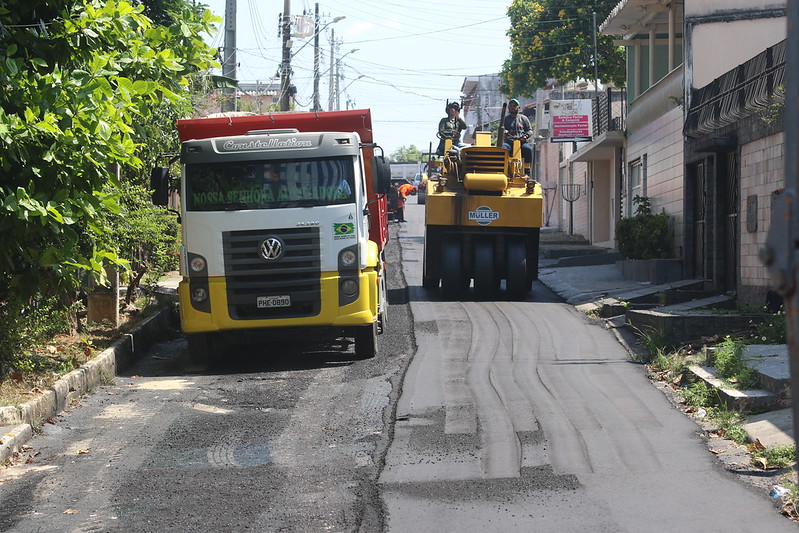 ‘Asfalta Manaus’ chega a 15 vias do conjunto Manauense, na zona Centro-Sul