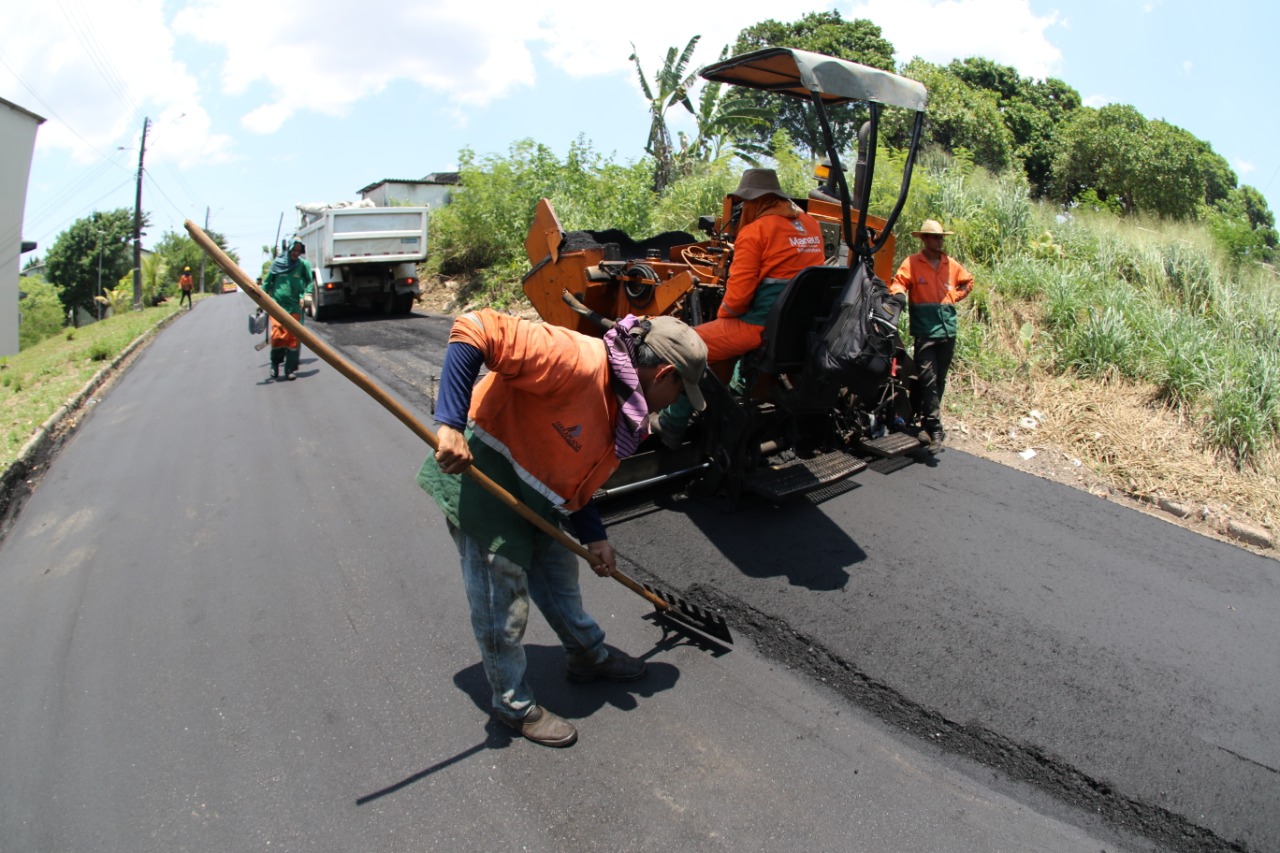 Prefeitura de Manaus avança com obras do ‘Asfalta Manaus’ no bairro Compensa