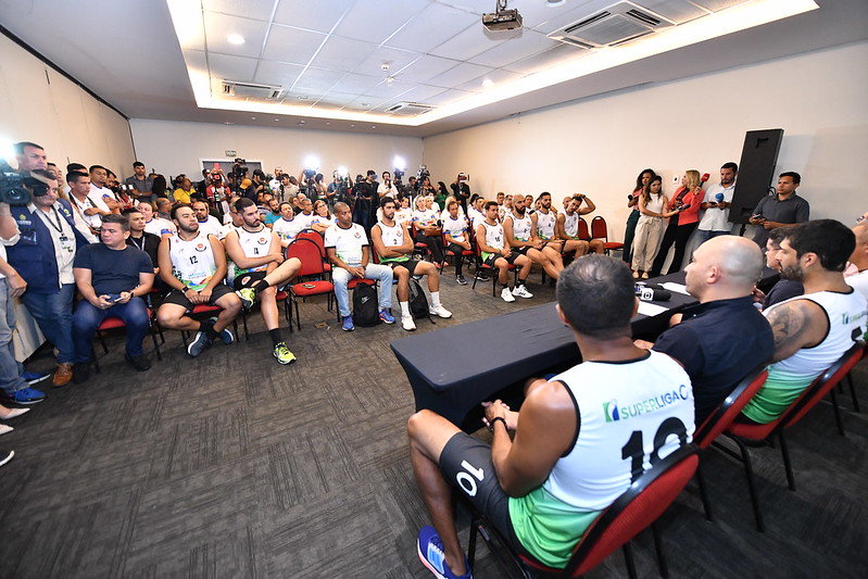 Prefeito David Almeida apresenta primeiros reforços do Manaus Vôlei para a Superliga C e destaca investimentos no esporte