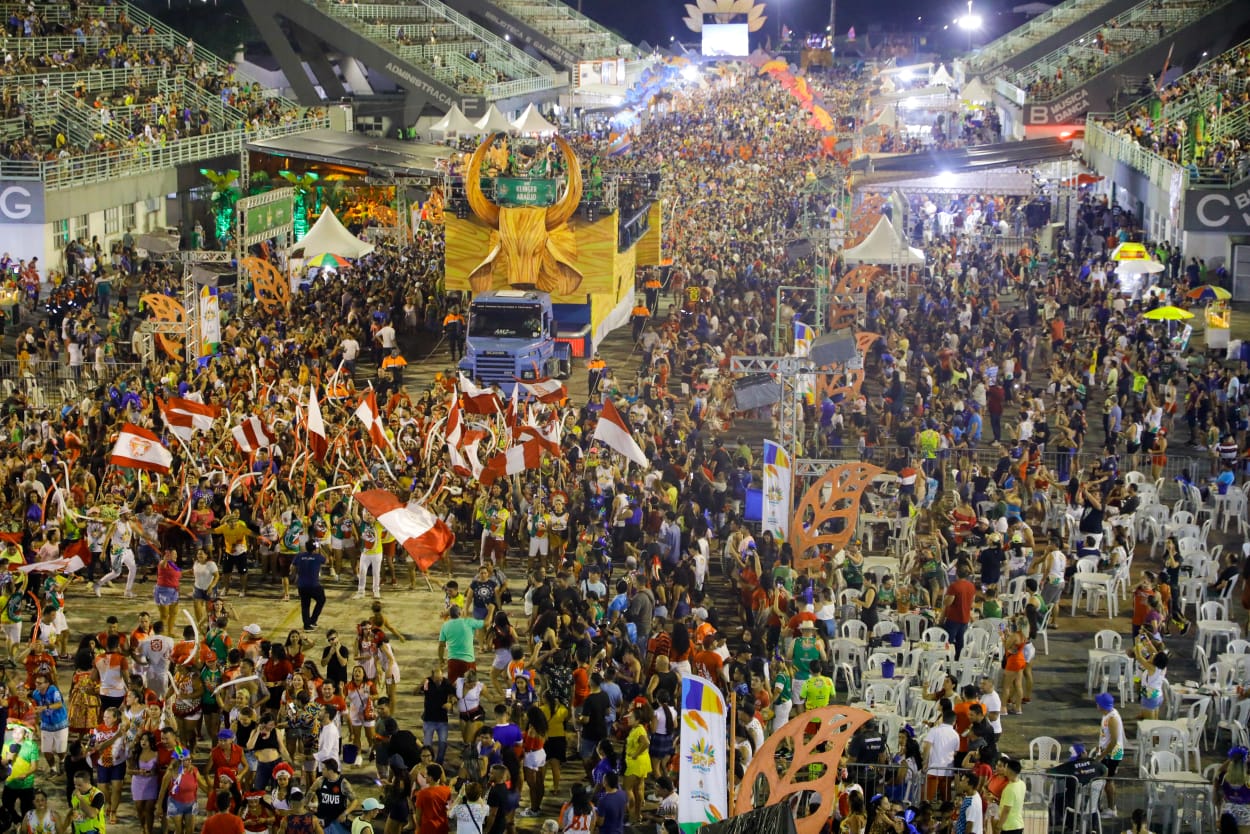 Segunda noite do Boi Manaus reúne mais de 20 mil pessoas no Sambódromo