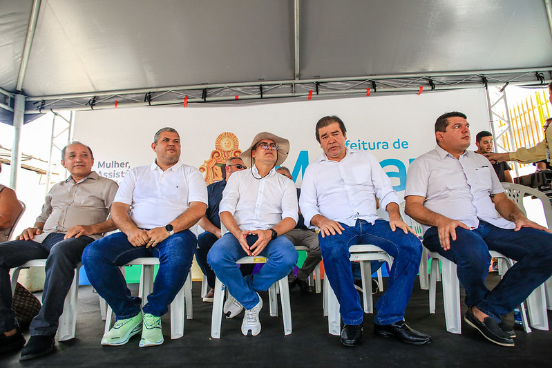Prefeito David Almeida reinaugura Cras e Creas reformados na zona Leste de Manaus