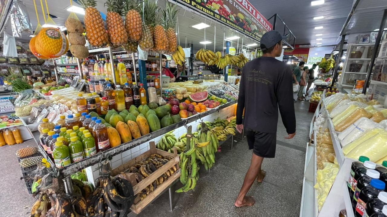 Revitalizada pela prefeitura, feira do Parque 10 atrai grande público neste sábado