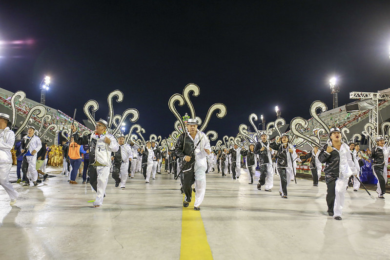 Carnaval de Manaus 2023: Mesmo com chuva, escolas de samba do Grupo Especial levam brilho, criatividade e homenagens para a avenida