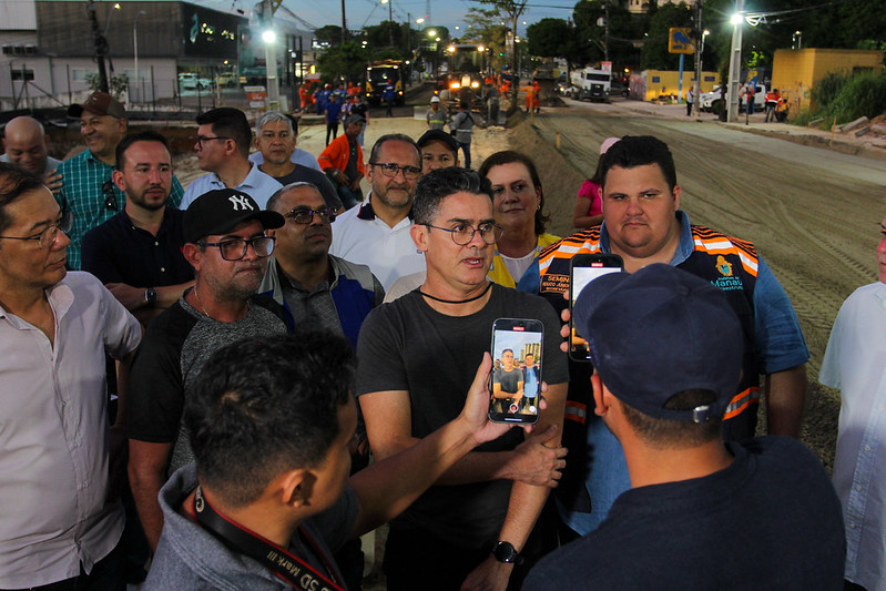 Prefeito David Almeida anuncia liberação da avenida Djalma Batista para 11h desta quinta-feira