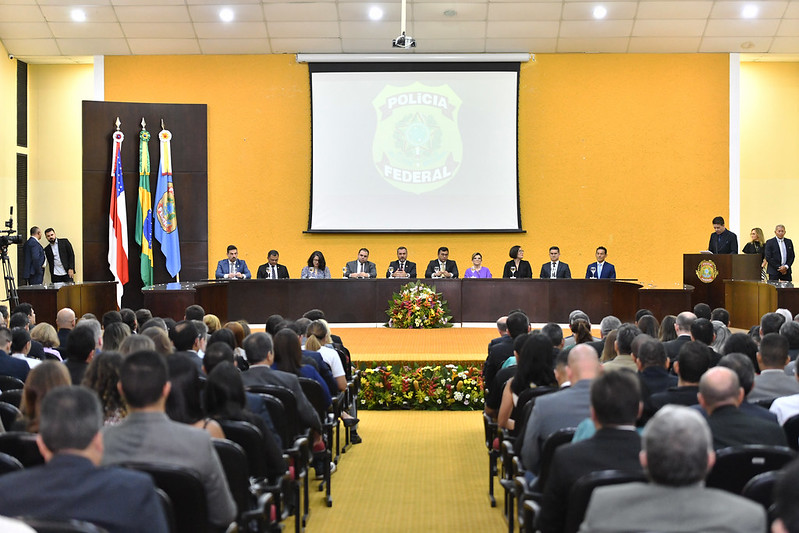 Prefeito prestigia posse do novo Superintendente da PF-AM