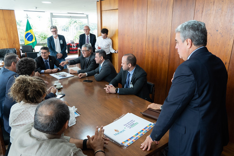 Prefeito de Manaus finaliza agenda em Brasília com ministros da Saúde e Relações Institucionais