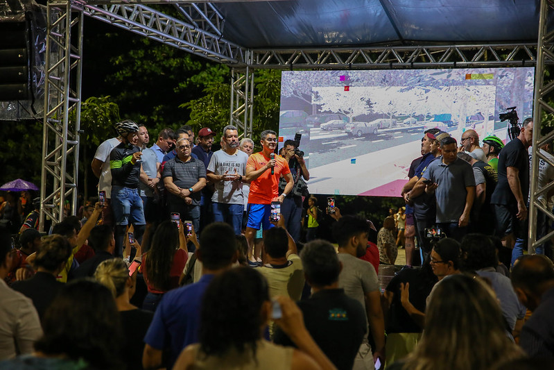 Prefeito assina ordem de serviço para construção de ciclovia na Ponta Negra