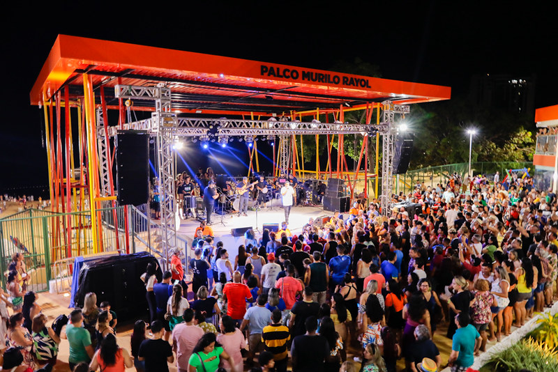 Prefeitura realiza ‘Tardezinha de Domingo’ na Casa de Praia Zezinho Corrêa com show de Neguinho da Beija-Flor