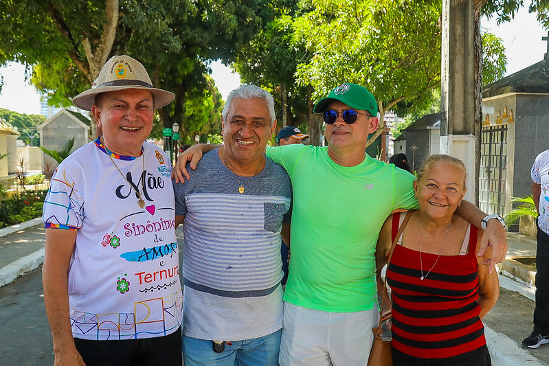 Prefeito destaca zelo com os cemitérios e homenageia as mães