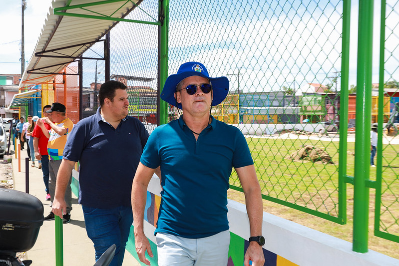 Prefeito vistoria obras de revitalização no campo da Luzitânia