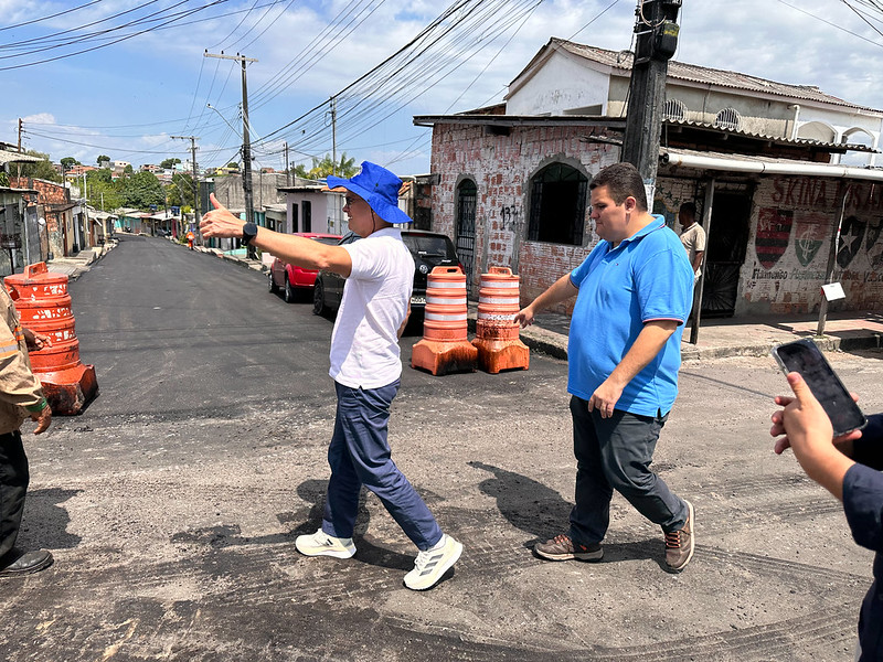 Prefeito fiscaliza avanço dos serviços do programa ‘Asfalta Manaus’ na zona Norte