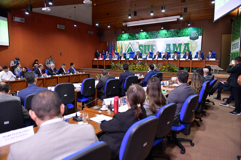 Prefeito participa da 310ª reunião do CAS e comemora assinatura do contrato de gestão do CBA