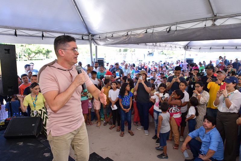 Comunidade Água Branca recebe serviços de terraplanagem e asfaltamento pela primeira vez