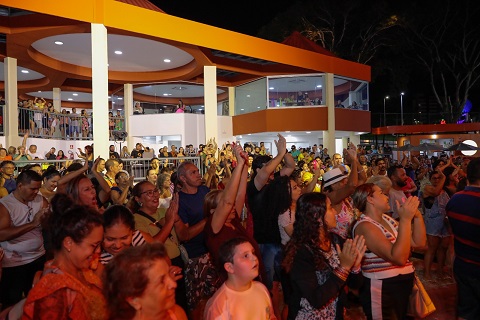 Casa de Praia Zezinho Corrêa recebe show especial de Dia dos Pais neste fim de semana