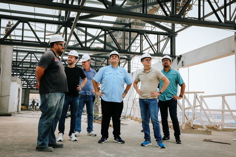 Prefeito vistoria canteiros de obras do mirante Lúcia Almeida e Campo da Lusitânia