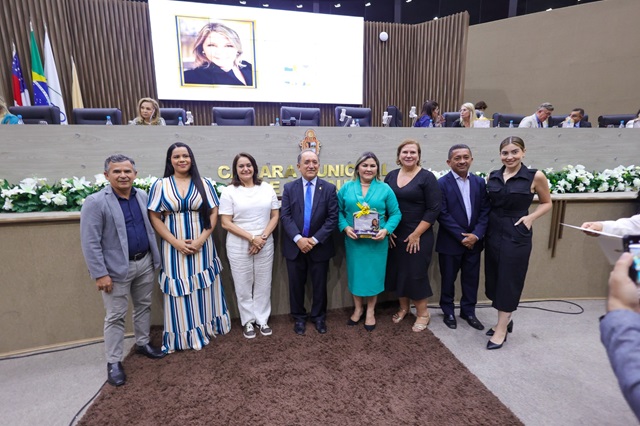 Equipe do cerimonial da Prefeitura de Manaus é homenageada na CMM