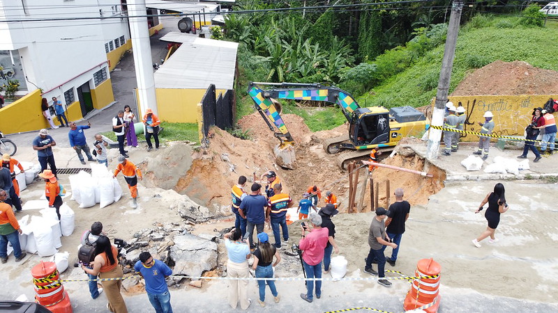 Prefeitura de Manaus avança em obra na avenida Constantino Nery e chega à etapa de contenção e reaterro