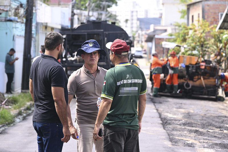 Prefeito de Manaus vistoria obras na manhã desta quinta-feira